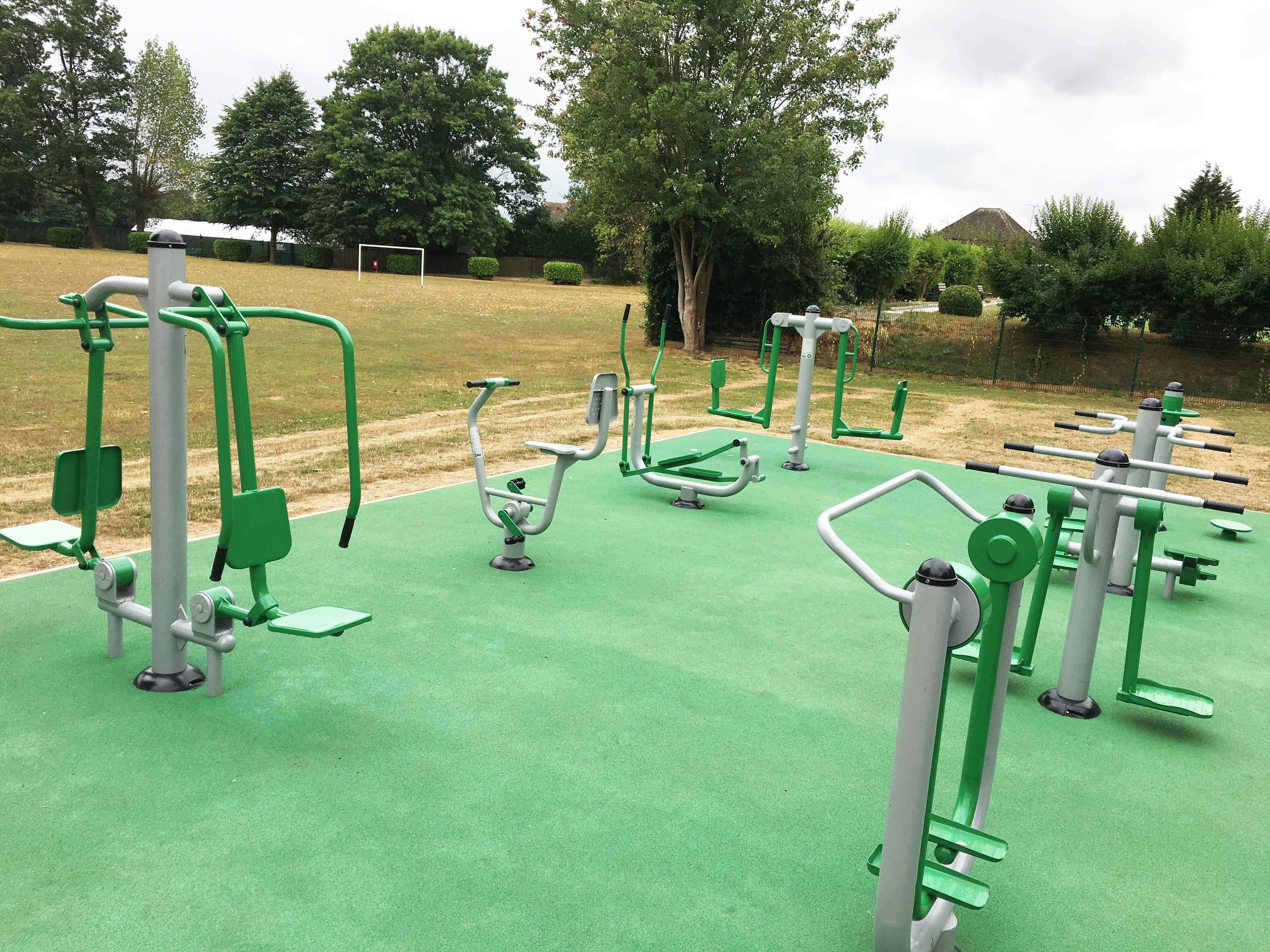 Outdoor Gymaldenham Parish Council Outdoor Gym And Wetpour Surfacing