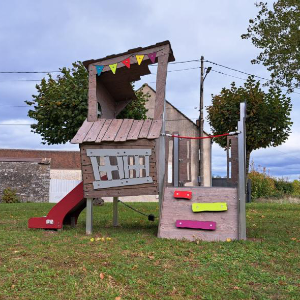 ka-06-1001-small-playground-log-cabin-4-photo.jpg